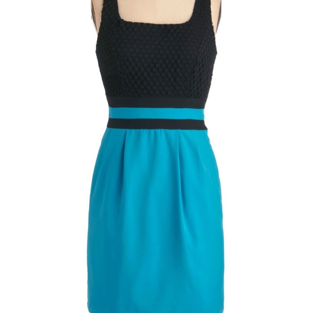 Black and blue sheath dress